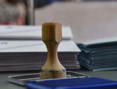 Aποτελέσματα εκλογών: Ποιοι προηγούνται σε ψήφους στις μεγάλες περιφέρειες της χώρας